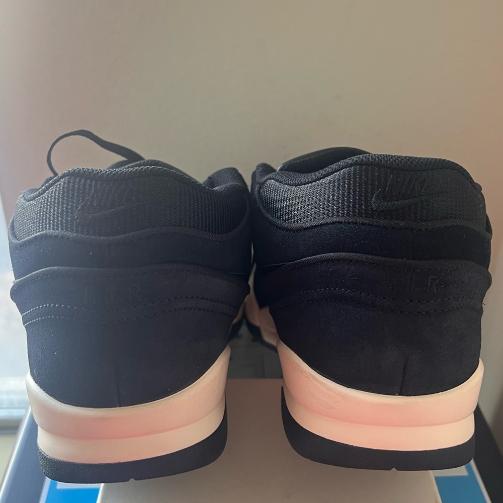 Nike Air Men  Black and White Sneakers - Picture 5 of 6